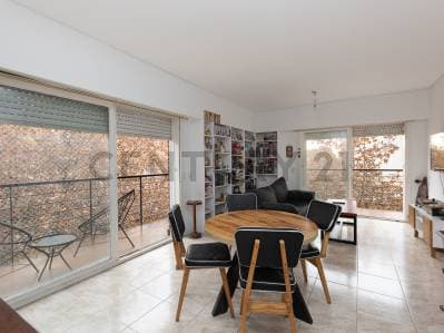 Departamento 3 ambientes con cochera en Venta al frente con balcón corrido – Sáenz Peña, Tres de Feb - 3