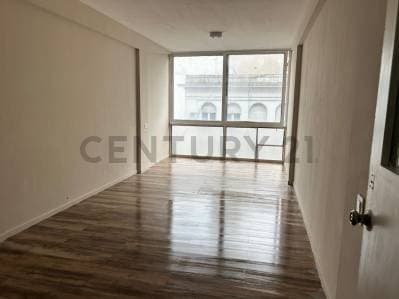 Venta de Oficina en el centro de La Plata - 3