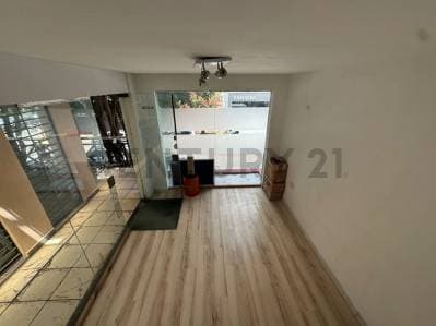 Local Comercial en Venta en La Plata - calle 8 - Principal