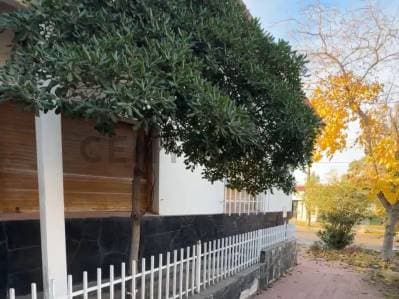 CASA EN VENTA A REMODELAR EN GODOY CRUZ - 2