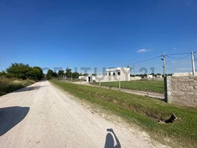 Oportunidad Lote en venta. Fincas Los Cerezos, Los Hornos - 4