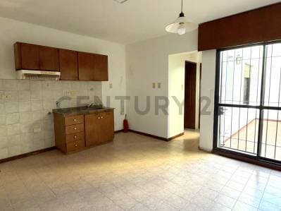 Departamento de 1 dormitorio con patio seco excelente ubicación.VENADO TUERTO - Principal