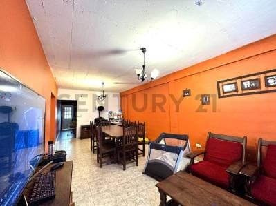 VENTA CASA 4 AMBIENTES VILLA TESEI GRAN LOTE - 3