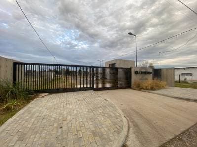 Lote en venta barrio semicerrado - CALLE 7 Y 622 - 2