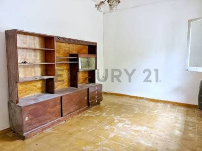 En venta 2 dormitorios con patio en La Plata - 5