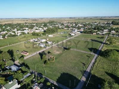 TERRENO EN PARQUE SICARDI A DOS CUADRAS DEL ASFALTO 14 BIS Y 661 - 2