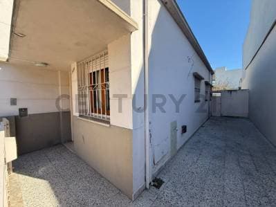 37 y 24 - Casa en venta de 2 dormitorios - La Plata, Barrio La Loma - 4