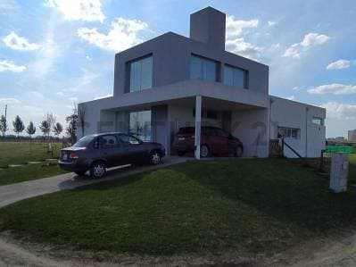 CASA EN VENTA EN BARRIO CRUZ DEL SUR - Canning - San Vicente - 2