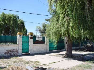 Venta - Casa con pileta y quincho - Casilda - 2