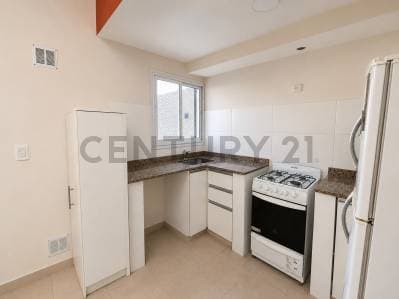CASA TIPO DUPLEX 2 DORMITORIOS EN VENTA EN BERISSO - 4