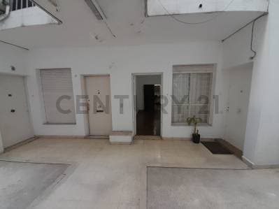 VENTA 3 AMBIENTES TIPO DÚPLEX CON PATIO Y BALCON– VENTA CON RENTA - 2