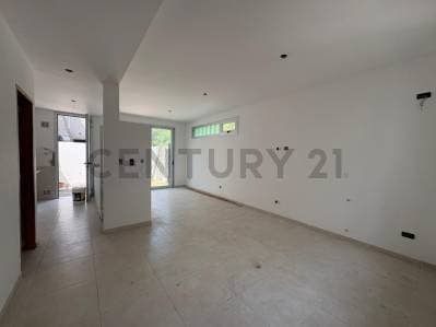Duplex de 2 dormitorios en venta en Ringuelet - 5