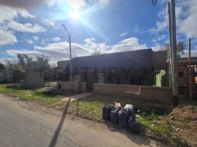 GRAN OPORTUNIDAD DE INVERSION EN LA PLATA!! VENTA DE CASA EN CALLE 5 BIS ENTRE 602 Y 603 - 5