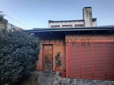 Casa en barrio residencial en La Plata - Principal