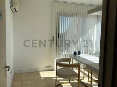 Venta departamento / oficina 2/3 ambientes en Estudios de la Bahia 1 Nordelta con vista a la laguna - 2