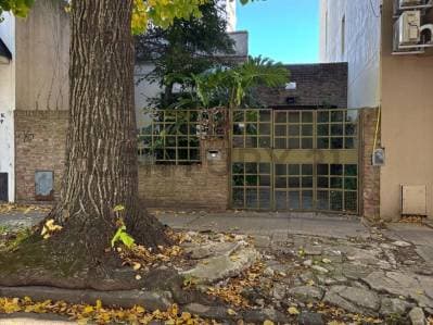 Oportunidad para Desarrollo | Lote con Casa a Demoler o Reciclar - Principal