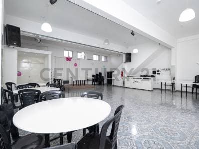 SALON DE EVENTOS EN VENTA EN LA PLATA - 3