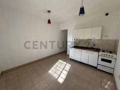 VENTA DEPARTAMENTO DOS AMBIENTES CON PARRILLA Y PATIO EN SANTOS LUGARES - 3