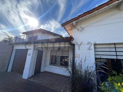 VENTA CASA 4 AMB C/ JARDIN Y PILETA EN ITUZAINGO NORTE - 4