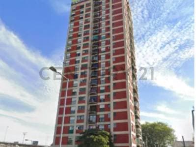 VENTA AMPLIO DEPTO 4AMB CON BALCON - Principal