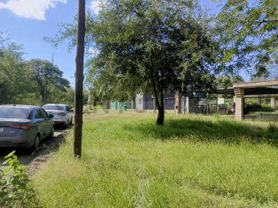 Lote arbolado de 788 m² en Anisacate — A 500 m del río, con servicios y escritura - Principal