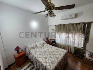 venta cas multifamiliar mas departamento de 4 ambientes en planta alta con entrada individual - 4