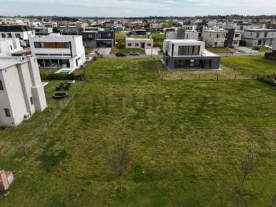 LOTE EN VENTA DE 602,49 m² - PUERTOS DEL LAGO- BARRIO RIBERAS - 2