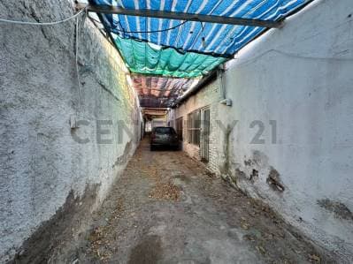 Terreno con casa a demoler en Godoy Cruz - 4