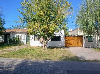 VENTA CASA A REFACCIONAR LA PLATA - Principal