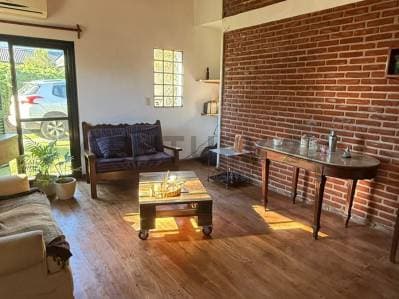 CASA EN VENTA EN GONNET – 2 DORMITORIOS, PILETA Y QUINCHO - 3