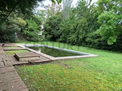 Lote en VENTA con piscina y 2 módulos habitacionales (contenedores) a reciclar, City Bell (443 y 21 - 2