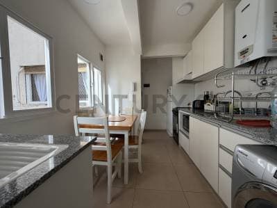 Venta Departamento de 3 ambientes con dependencia ALMAGRO - 4