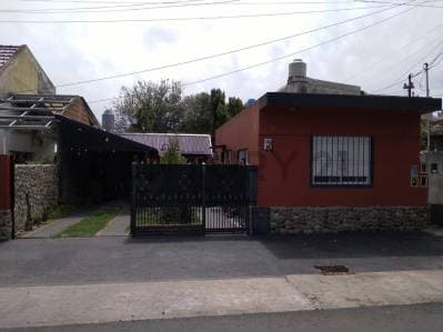 411A entre 453 y 454. Casa de 3 dormitorios en Venta en Gutierrez - Berazategui - 2