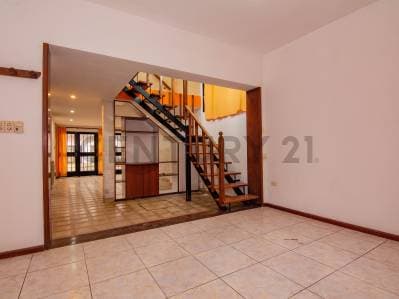 Venta | Casa de 4 Dormitorios con cochera, patio y terraza | Barrio Parque, Rosario - Principal