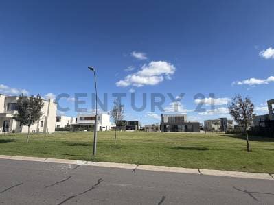 LOTE EN VENTA DE 602,49 m² - PUERTOS DEL LAGO- BARRIO RIBERAS - 5