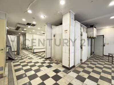 Alquiler Oficina 687 m² – Edificio Histórico en Galería Güemes, Vista a Calle Florida - 3
