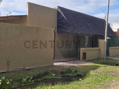 GRAN OPORTUNIDAD DE INVERSION EN LA PLATA!! VENTA DE CASA EN CALLE 5 BIS ENTRE 602 Y 603 - 3
