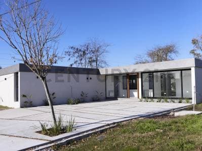 Casa en venta en planta baja barrio cerrado LAS CAROLINAS - Principal