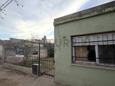 PROPIEDAD A RECICLAR EN LOTE DE 270 M2, A METROS DE AVENIDA EVA PERÓN. VENADO TUERTO - 2