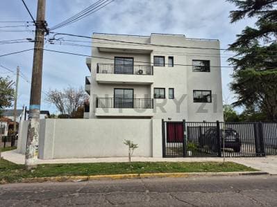 VENTA 2 ambientes a ESTRENAR con terraza propia, parrilla y cochera. Ituzaingo - 3