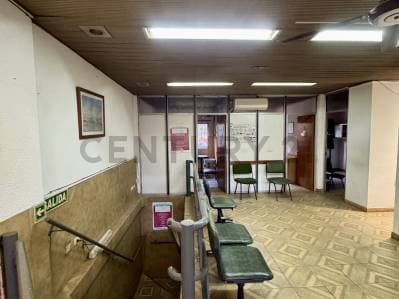 Local Apto Profesional en Venta | Funcionando como Consultorios | Ideal para Invertir o Continuar el - 5