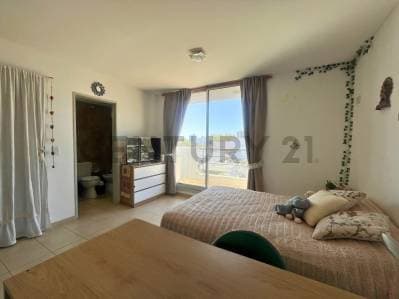 Venta Monoambiente amoblado con balcón al frente en Cinco Esquinas, Rosario - Principal