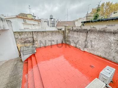CASA en Lote propio a reciclar - en LINIERS - 5