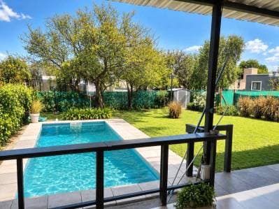VENTA CASA 2 DOR CON ESCRITORIO Y PILETA EN VILLA CATALINA APTA CREDITO - 2