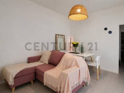 Ph de 1 Dormitorio Refaccionado a Nuevo con Patio en Venta en La Plata - 2