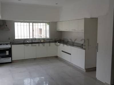 VENTA | CASA DE 3 DORMITORIOS CON JARDÍN Y PILETA | APTA CRÉDITO - 2
