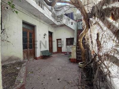 Casa de 6 ambientes en lote propio – Villa Pueyrredón - 2