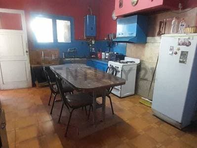 VENTA - JORGE A. CALLE - SEXTA SECCIÓN - A REMODELAR - 2 DORMITORIOS - 5