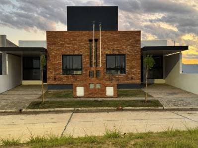 Duplex 2 dorm a estrenar con patio - Principal