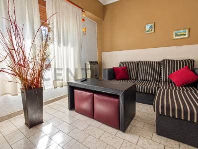 CASA EN VENTA 2 DORMITORIOS CON MONOAMBIENTE INDEPENDIENTE LA PLATA - 2